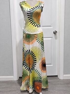 Komarov 2-Piece Sunburst Maxi Skirt Set Sleeveless Top Green Orange S